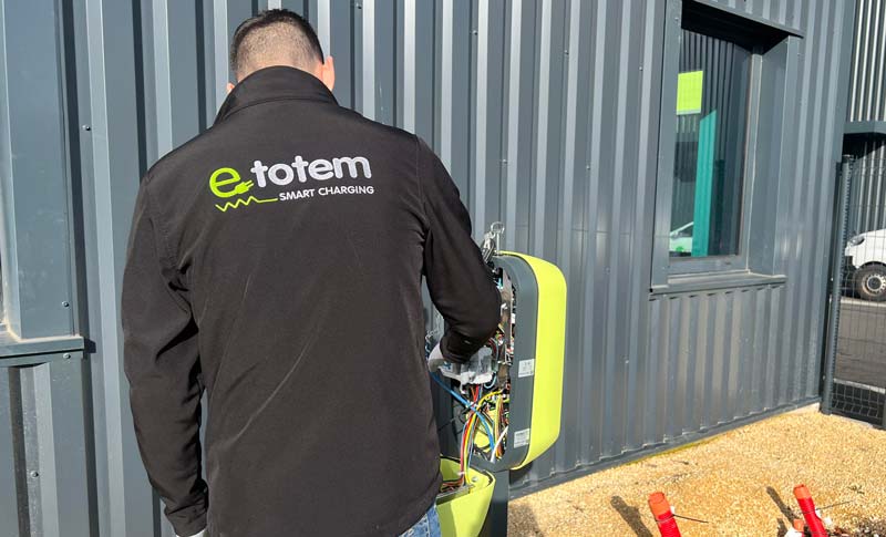 prendre-rendez-vous-assistance-borne-de-recharge